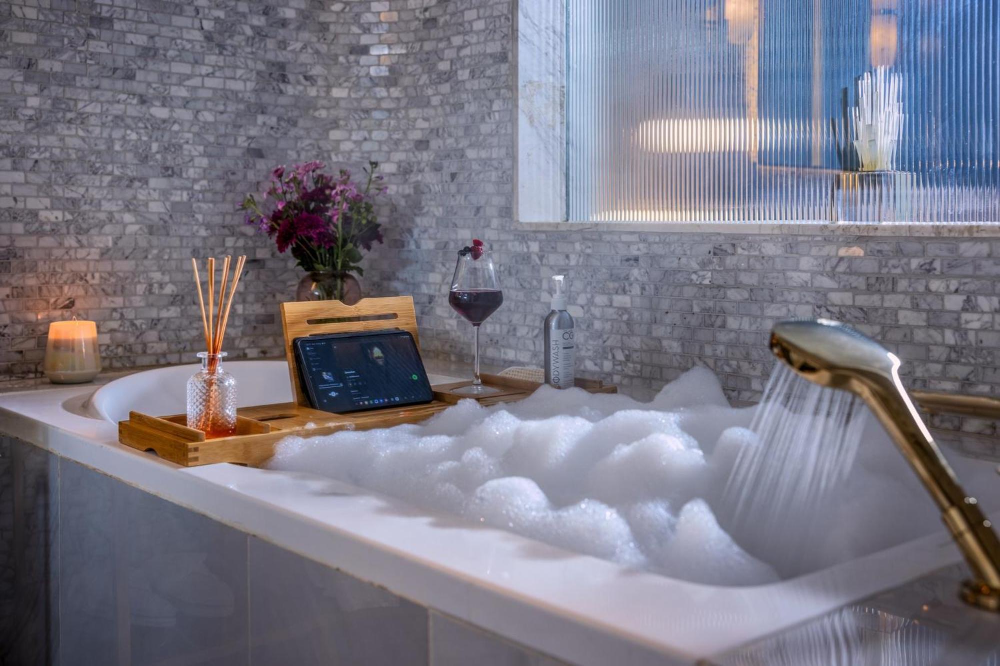 Glee Nairobi, A Preferred Lvx Hotel Gathanga ภายนอก รูปภาพ